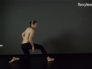 FlexyTeens - Zina shows nimble nude figure